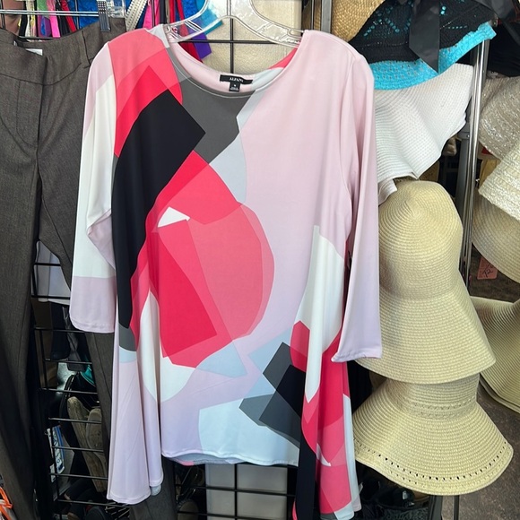 Alfani Womens Size MEDIUM Jersey Swing Top Salmon Abstract 3/4 Sleeve Tunic $64 - Picture 1 of 4